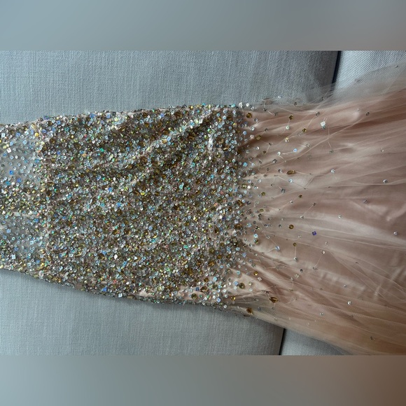 Prom dress. Brought from PromBay. Size 6. Worn 1 time. - Picture 6 of 9